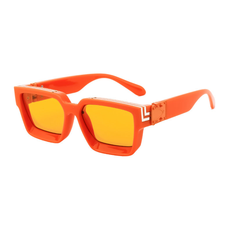 Square Frame Sunglasses - detail view