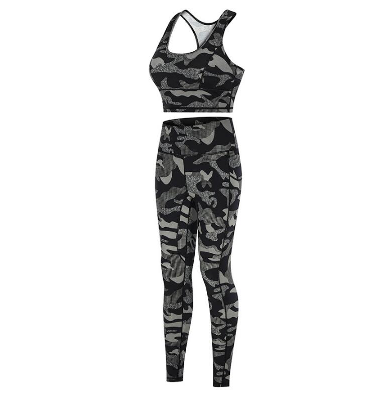 Women's Camouflage Sports Suit