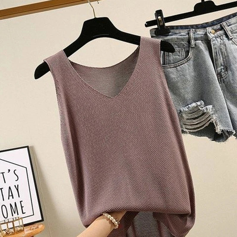 Women's Sleeveless Knitted V-Neck Blouse